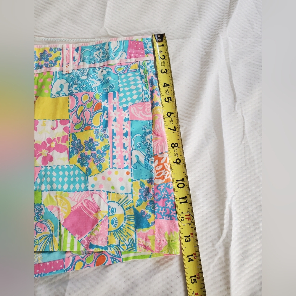 Lilly Pulitzer Palm Beach Fit Patchwork Shorts. Size 12 - Picture 10 of 11